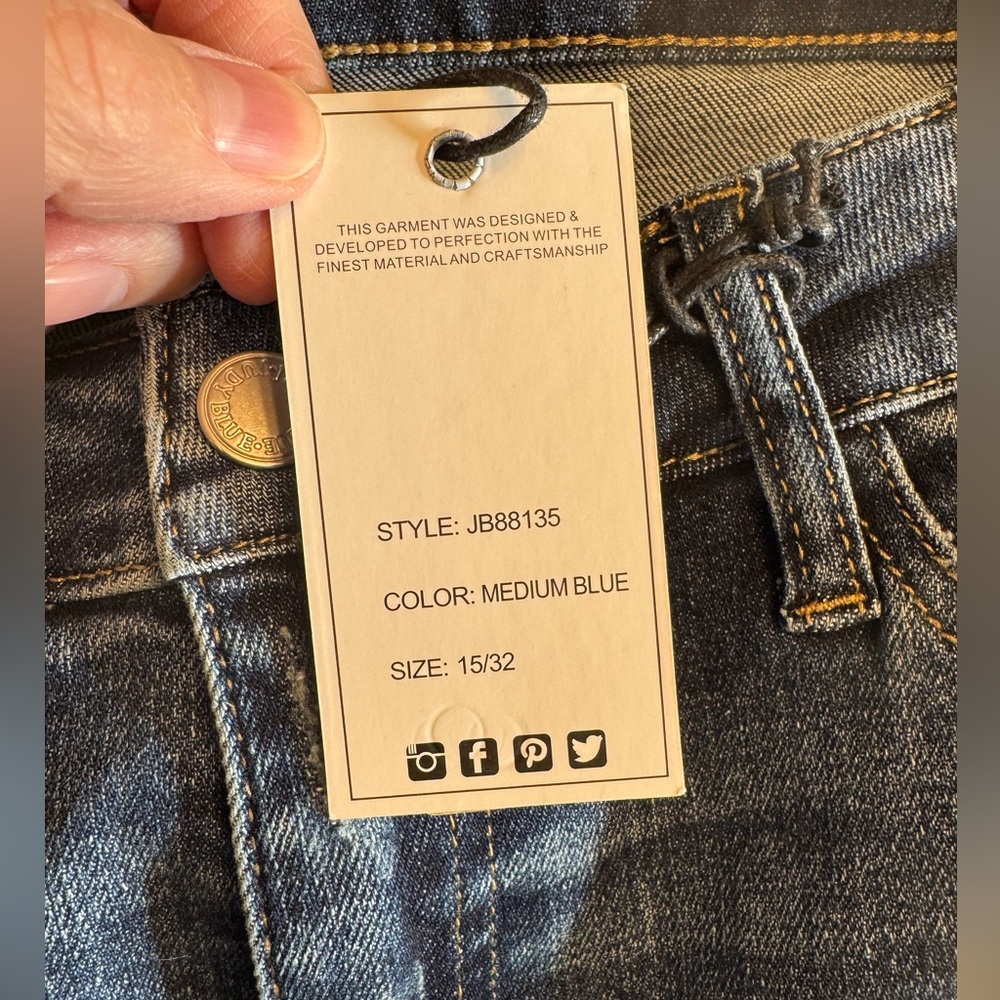 Judy Blue Ankle Cropped Distressed Blue Jeans New With Tags Size 15/32 Med Blue - Picture 6 of 15